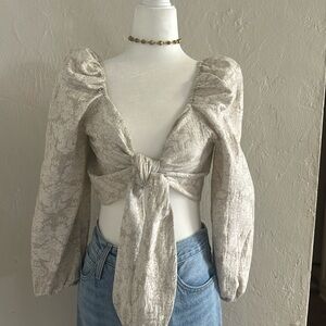 ✨🪆TAN +Flowers Tank FOR SALE , from my closet ✨🪆⚜️. P.S I love you 🪆❤️‍🔥